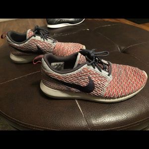 Nike FlyKnit Racer Size 8.5 Men’s shoe